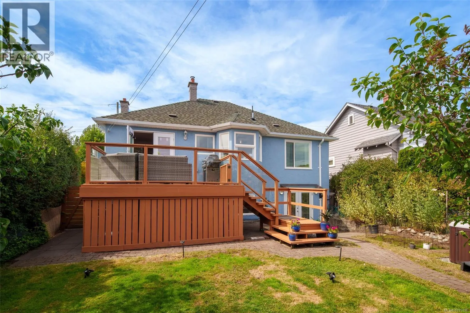 2325 Musgrave St
