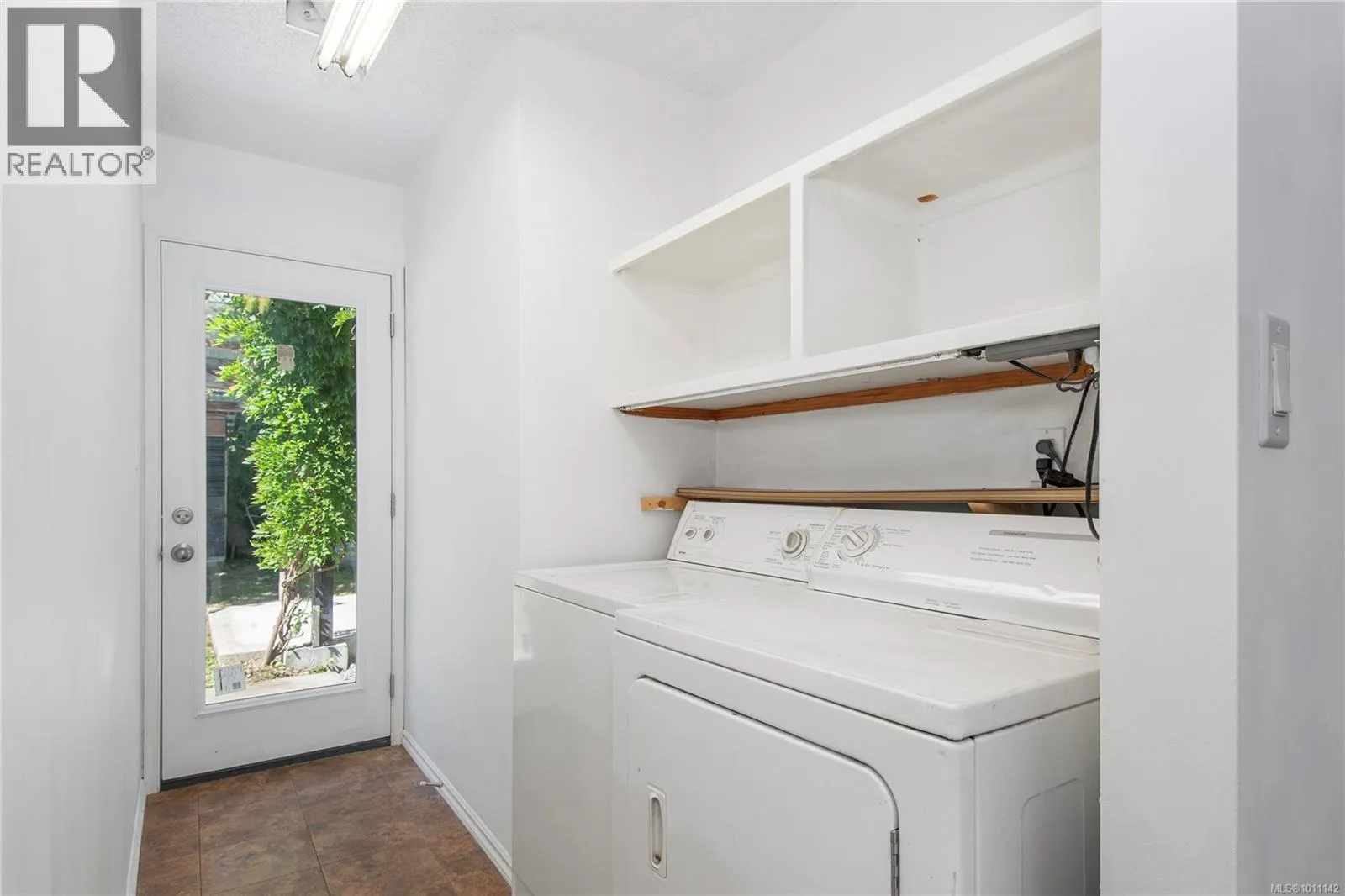 3610 Dakota Dr