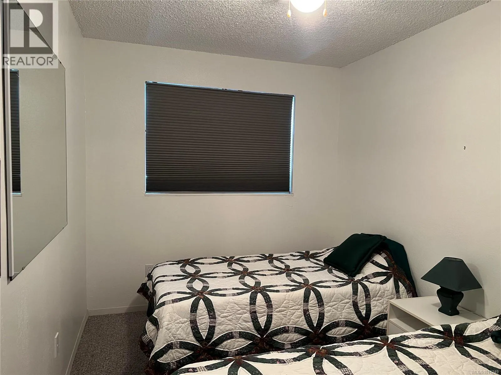 216 651 Maquinna Dr N