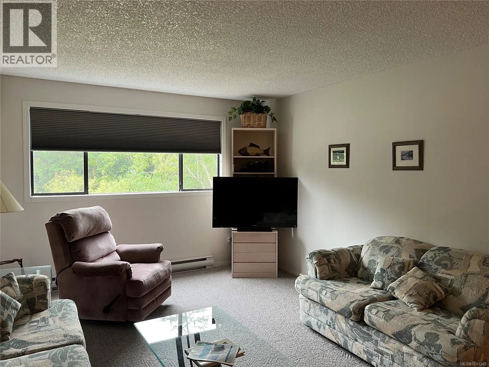 216 651 Maquinna Dr N
