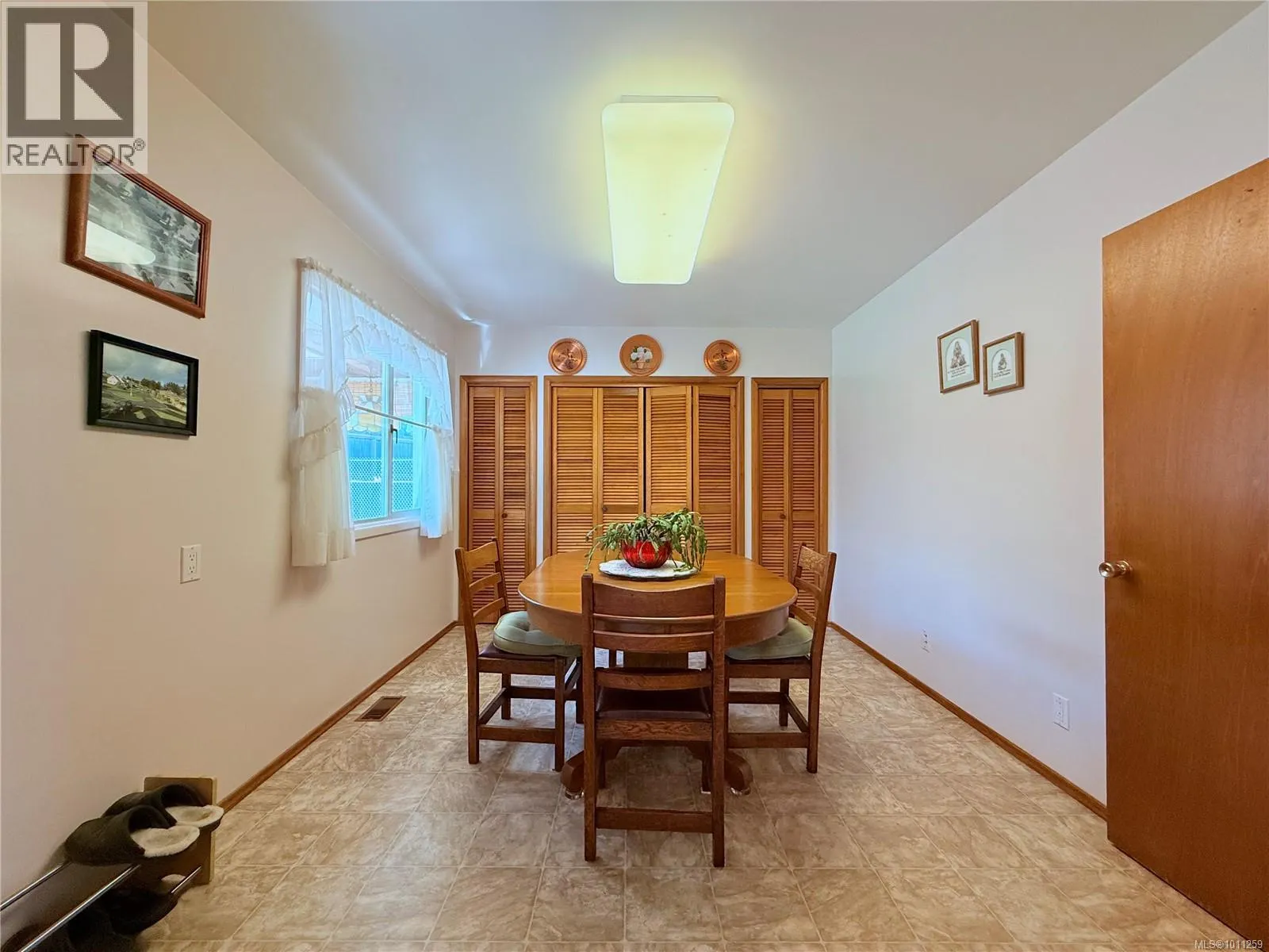 84 Ridgeview Pl