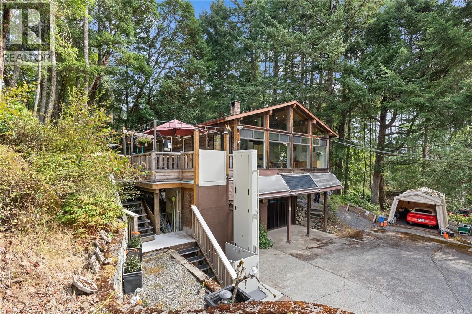 871 Walfred Rd