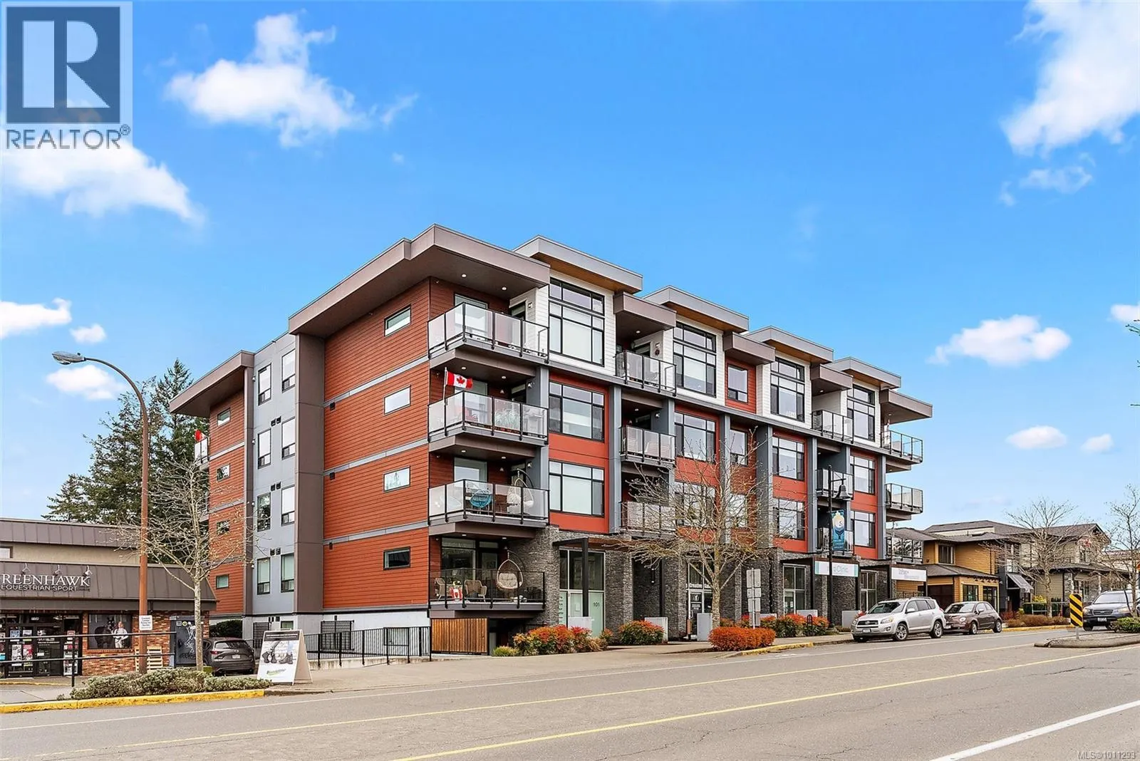 305 7162 West Saanich Rd