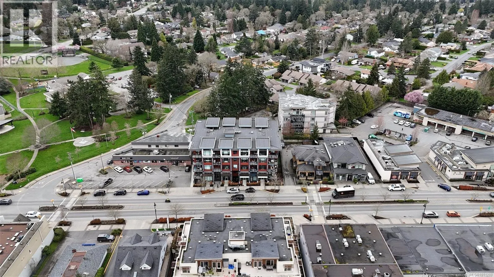 305 7162 West Saanich Rd