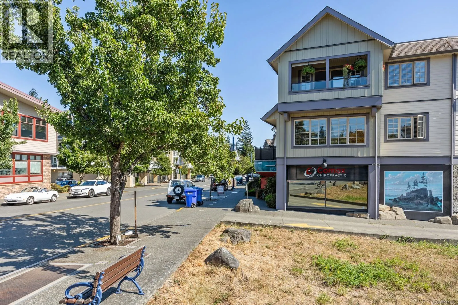 304 1705 Comox Ave