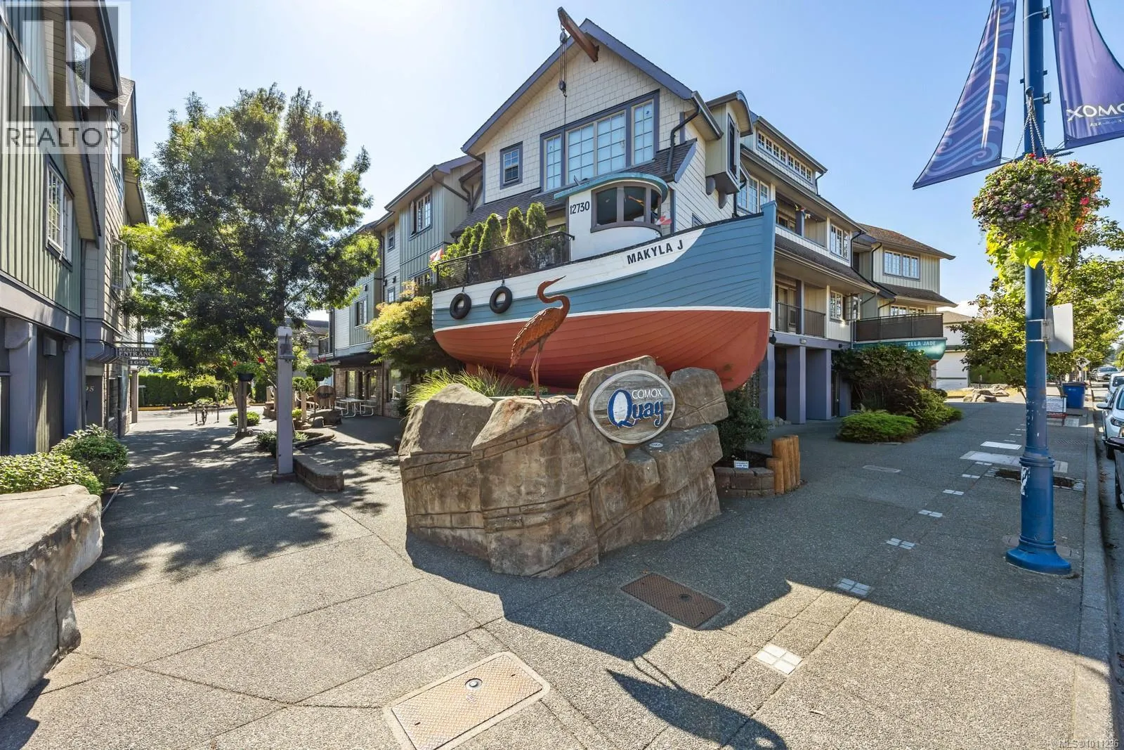 304 1705 Comox Ave