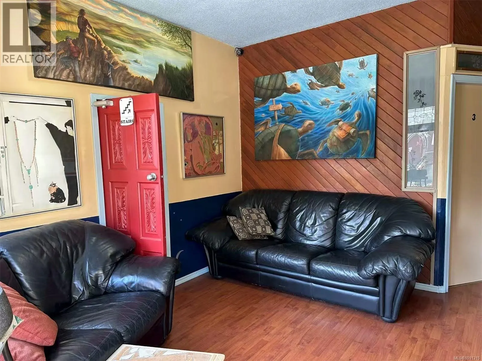 1608 Quadra St