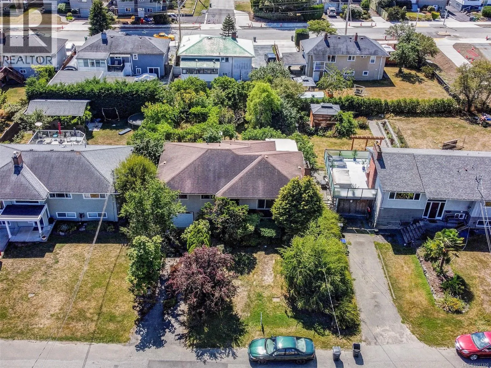 1611 Elm St