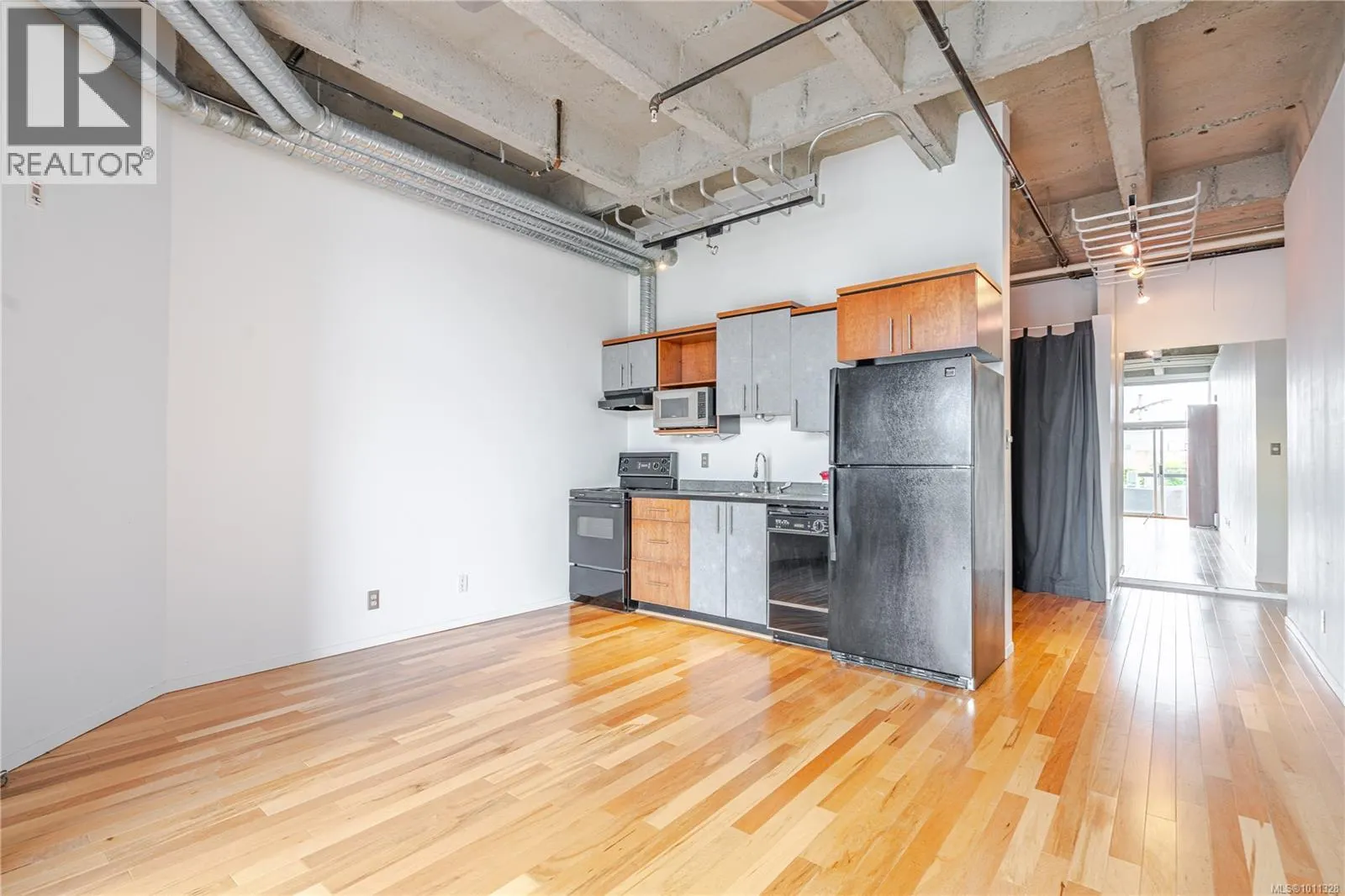 512 1061 Fort St