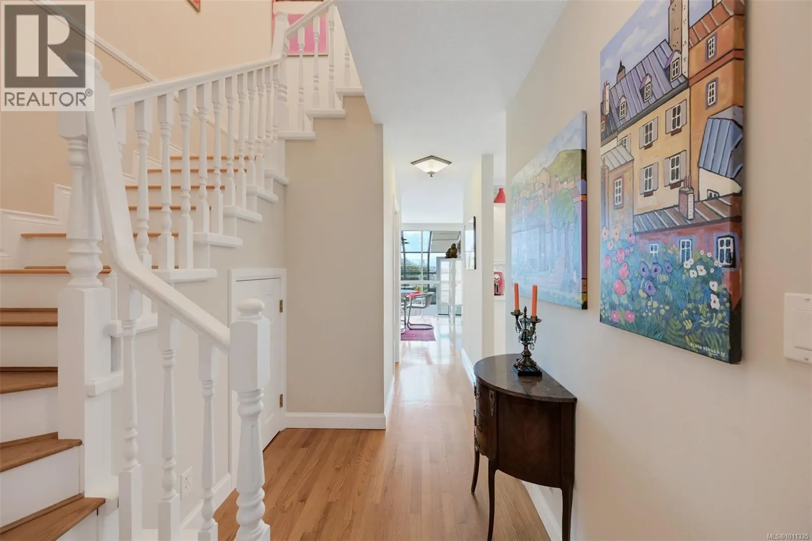 140 210 Russell St