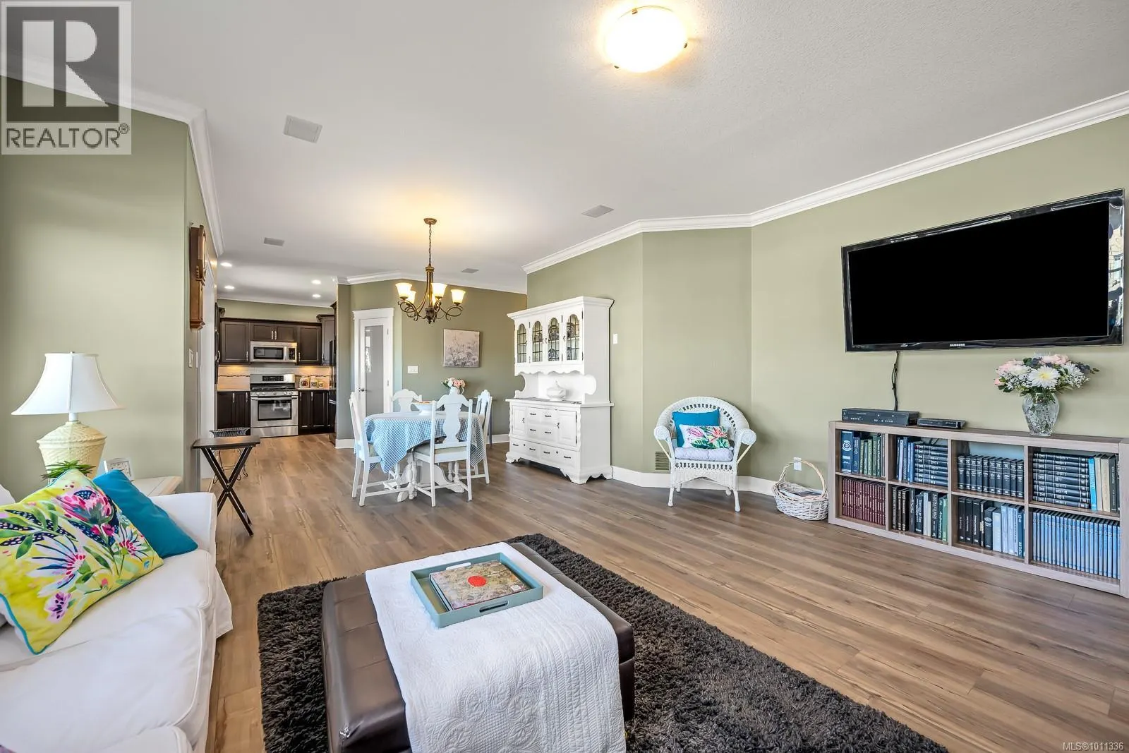 726 Cameleon Dr