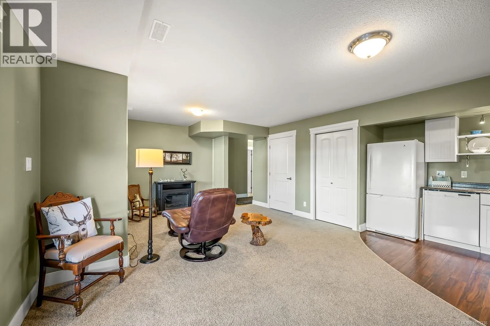 726 Cameleon Dr