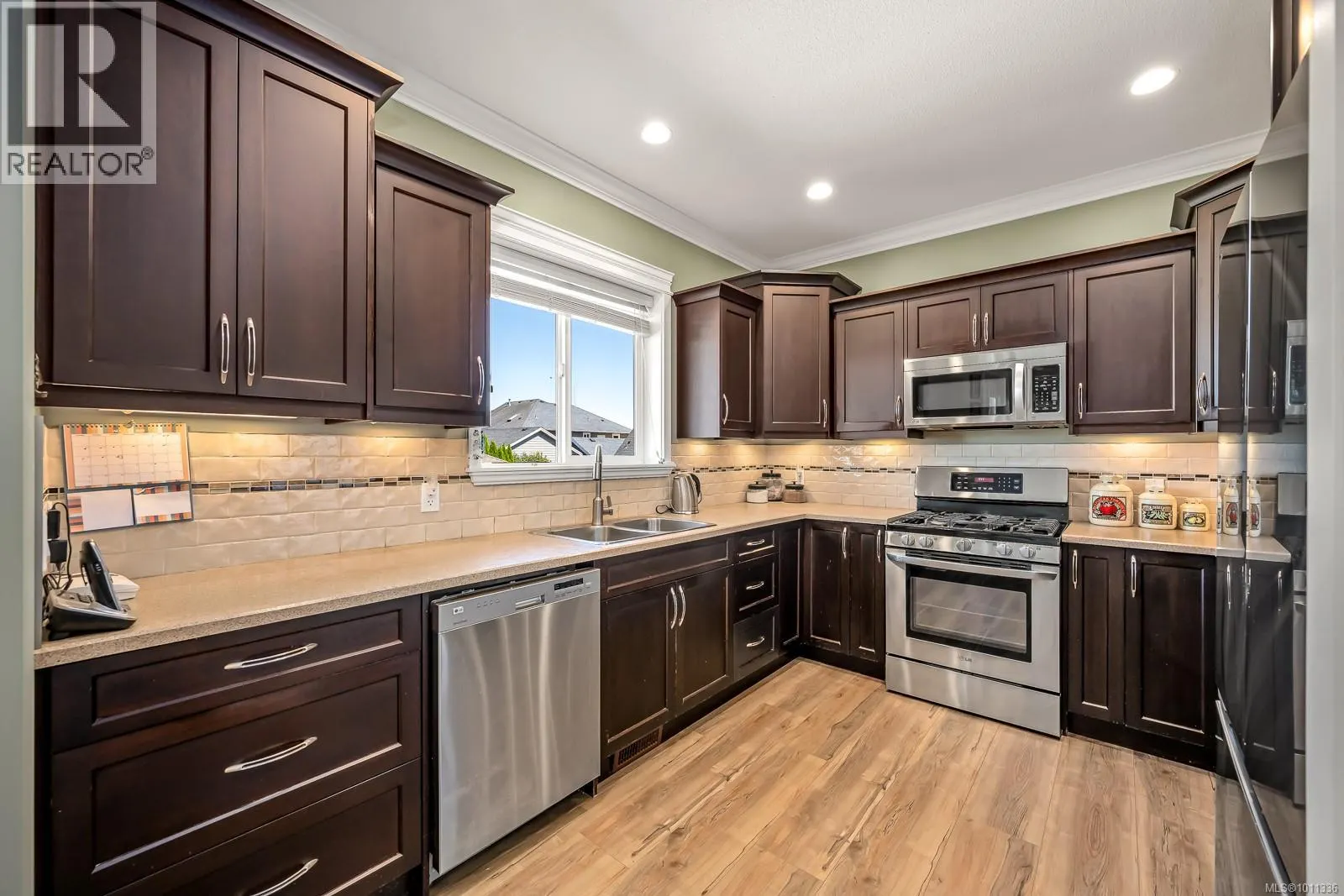 726 Cameleon Dr
