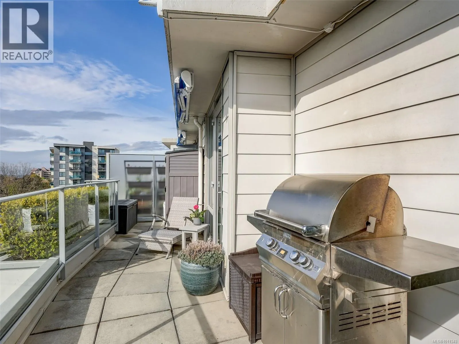 704 399 Tyee Rd