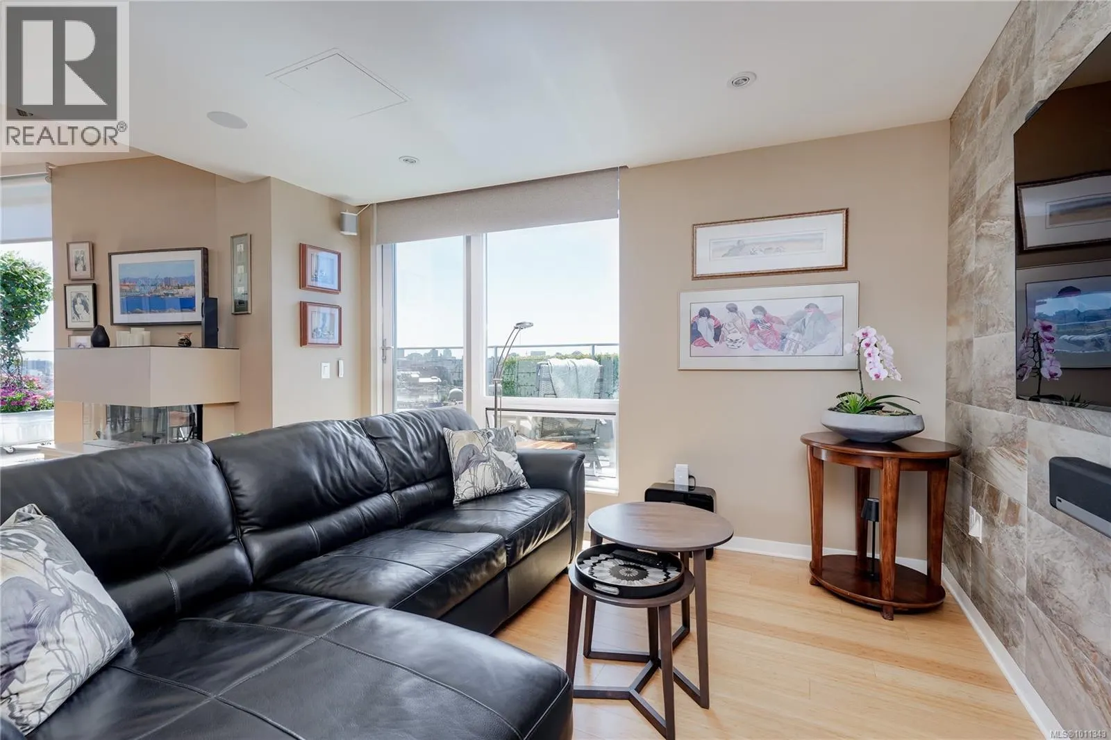 704 399 Tyee Rd