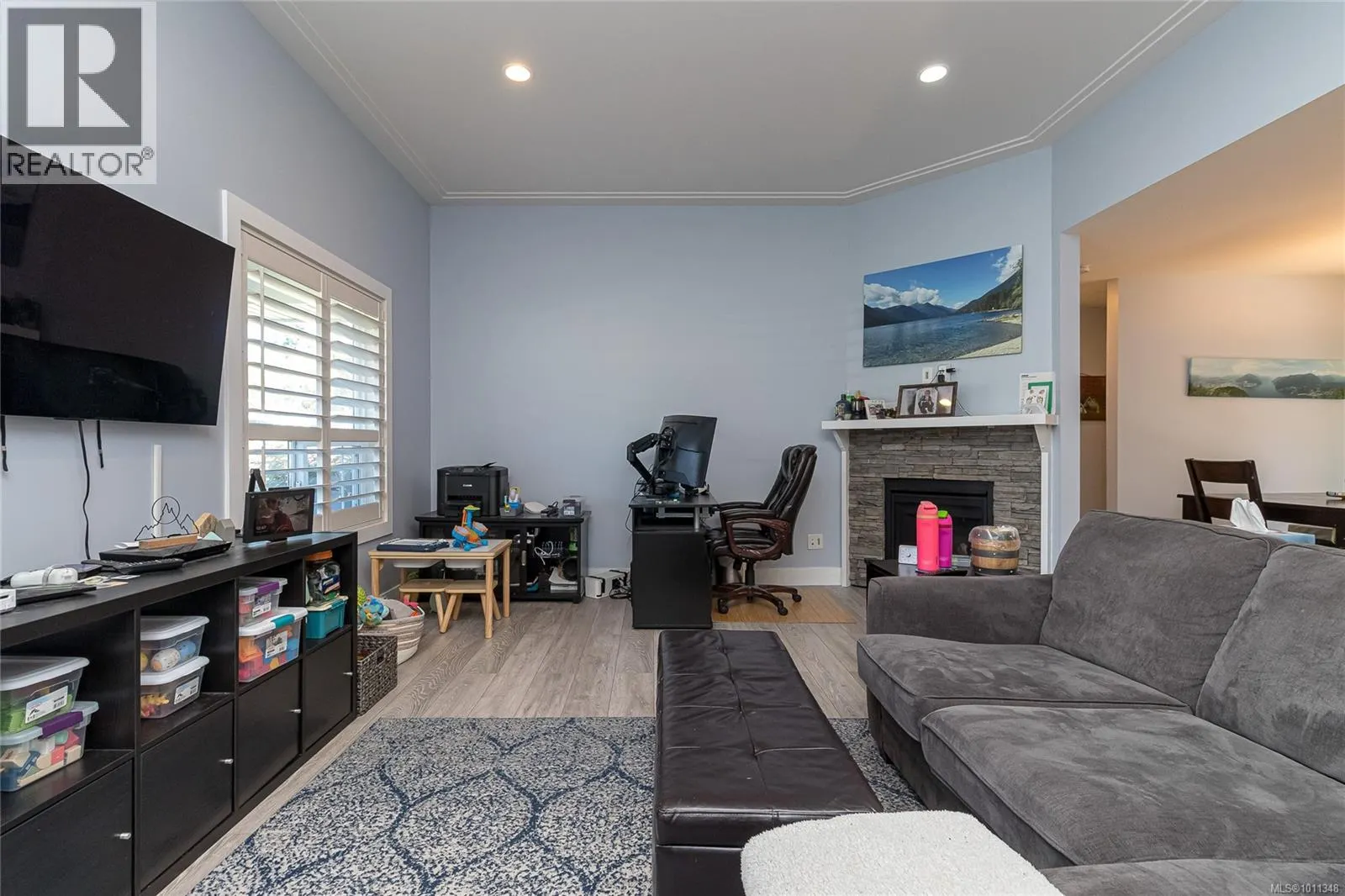 6885 Laura's Lane