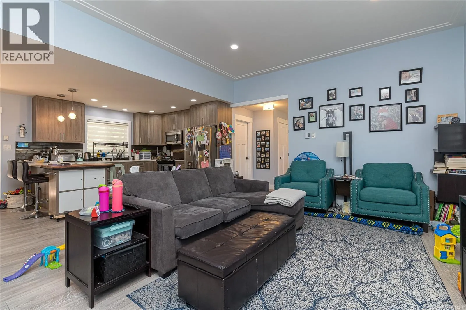 6885 Laura's Lane