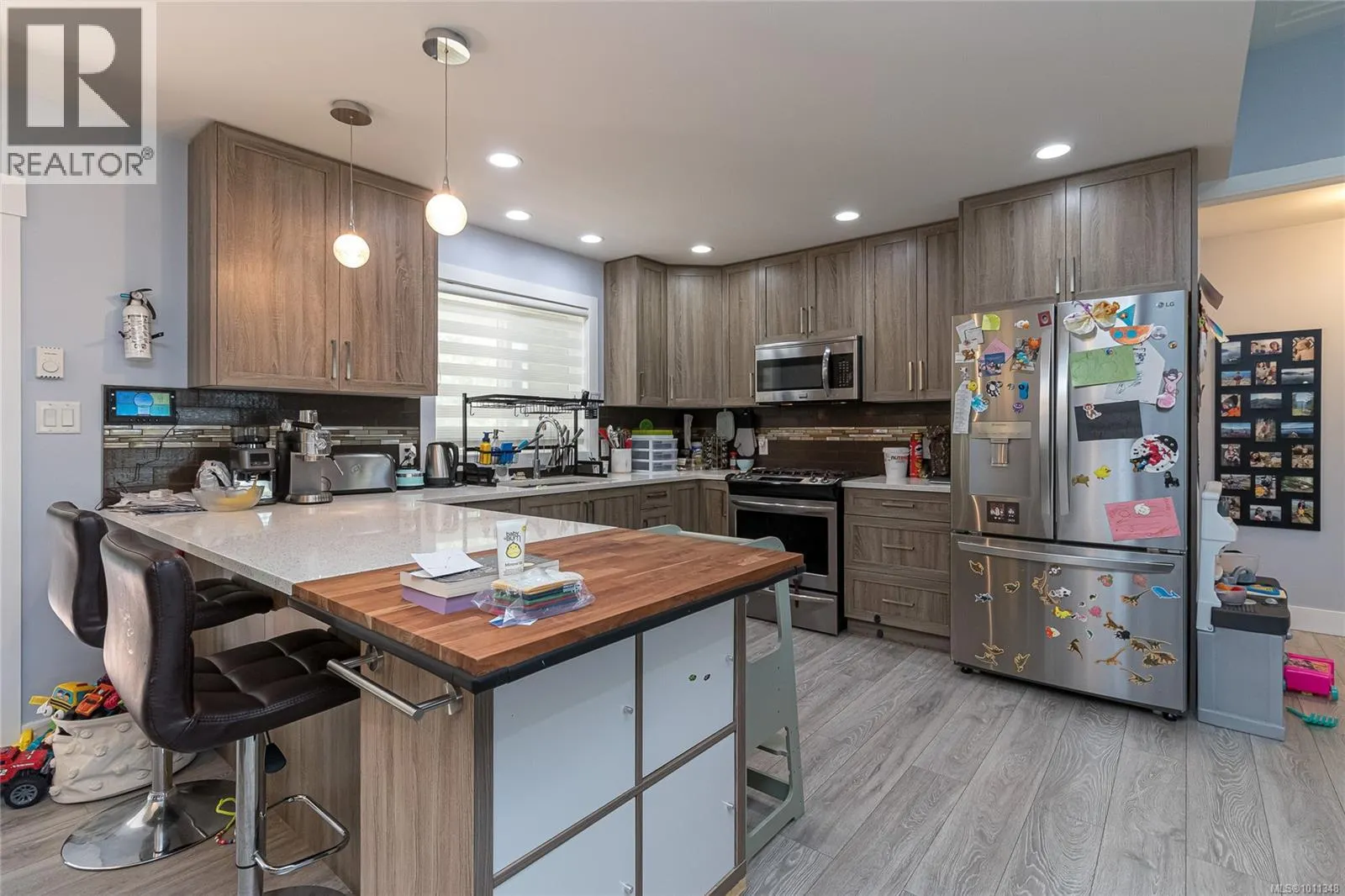 6885 Laura's Lane