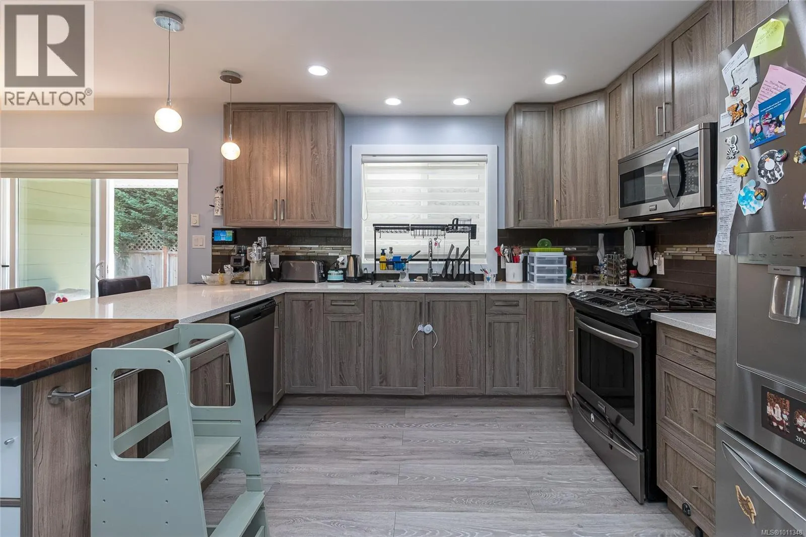 6885 Laura's Lane