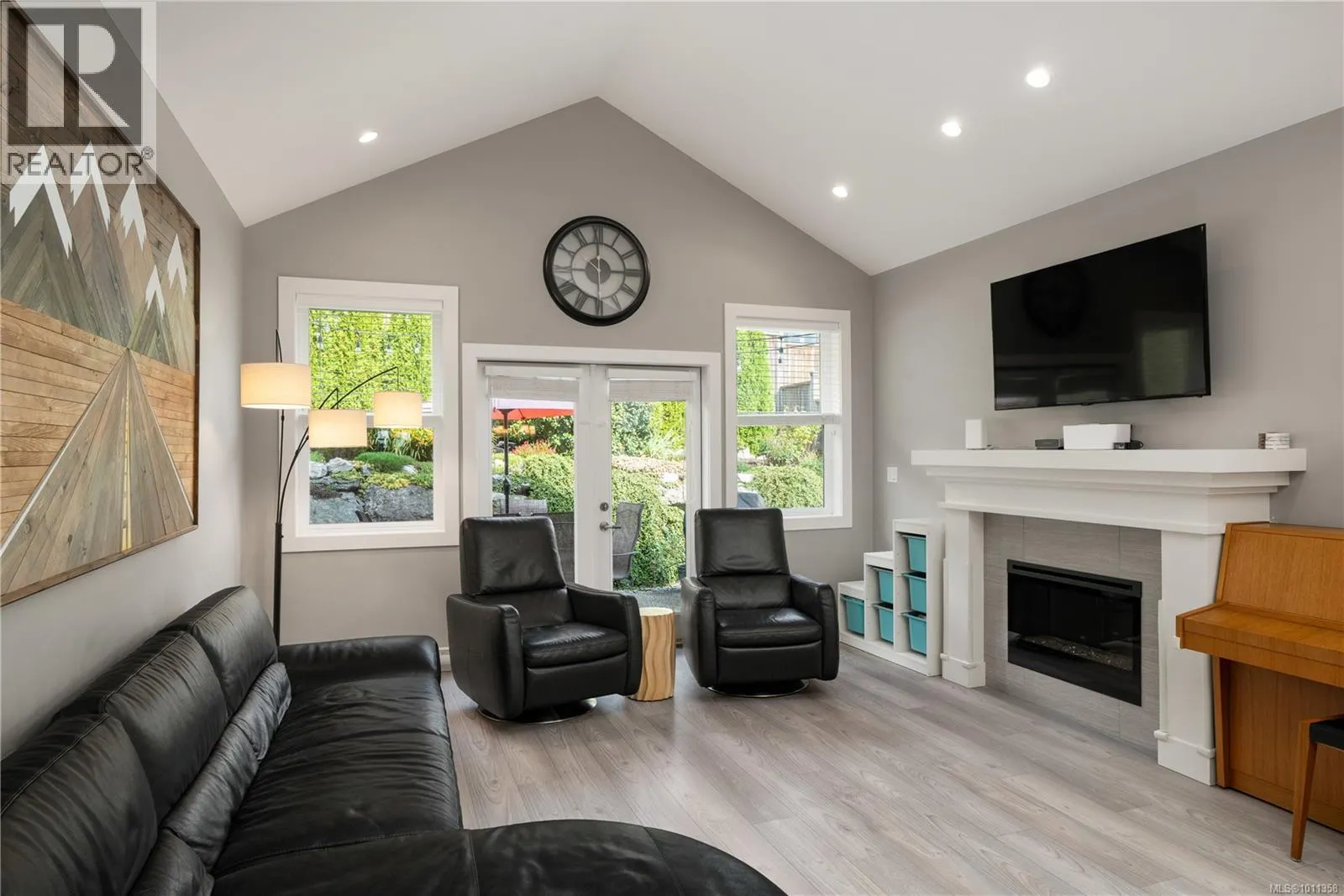 6552 Arranwood Dr