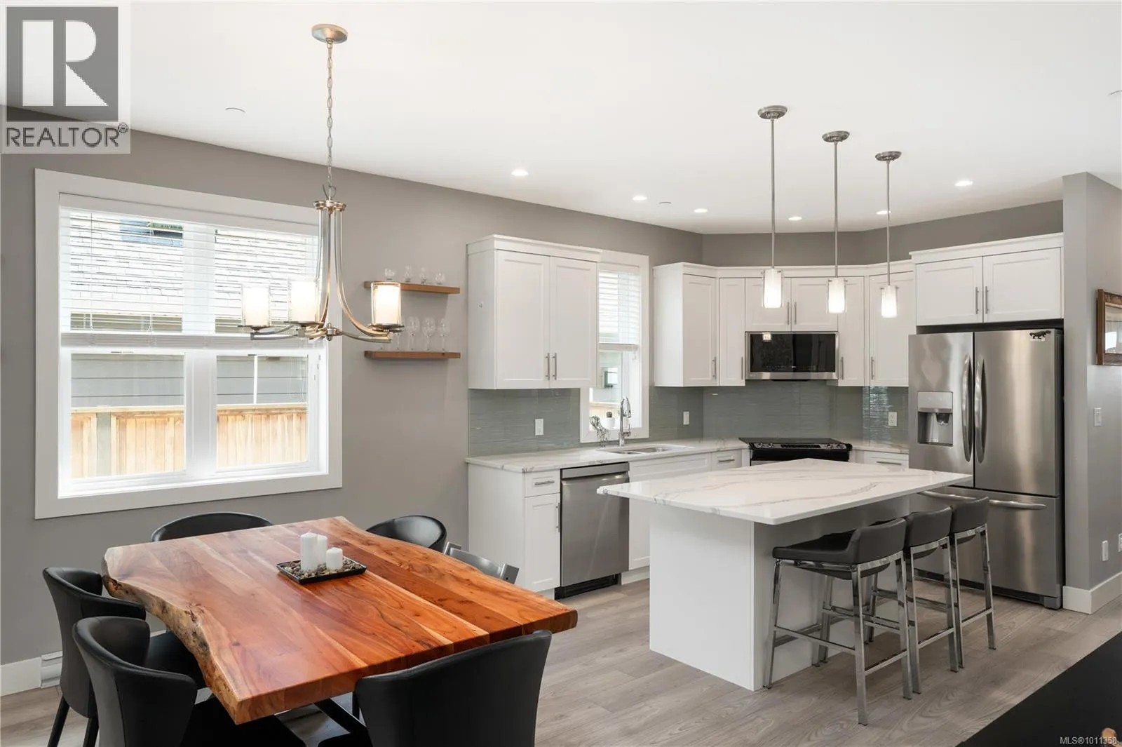 6552 Arranwood Dr