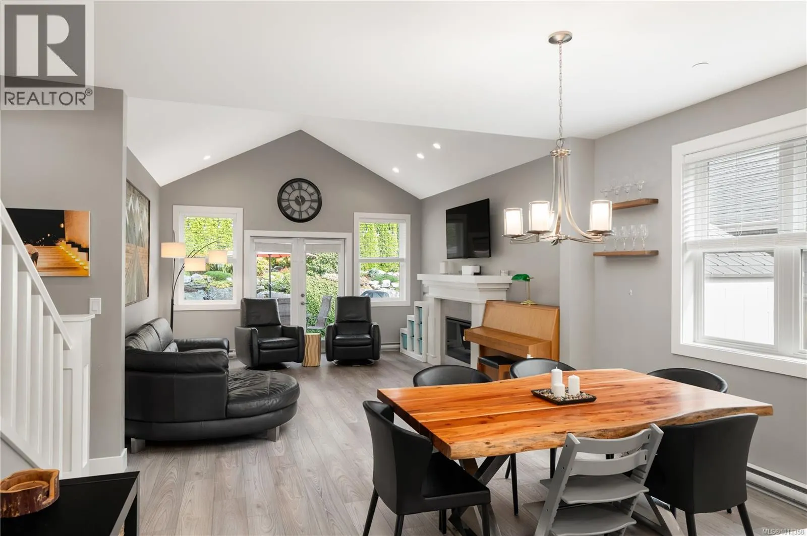 6552 Arranwood Dr