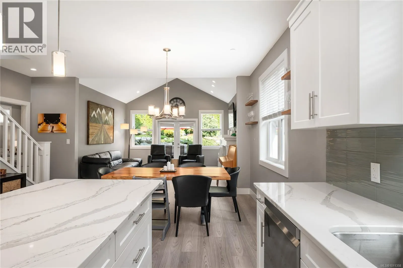 6552 Arranwood Dr