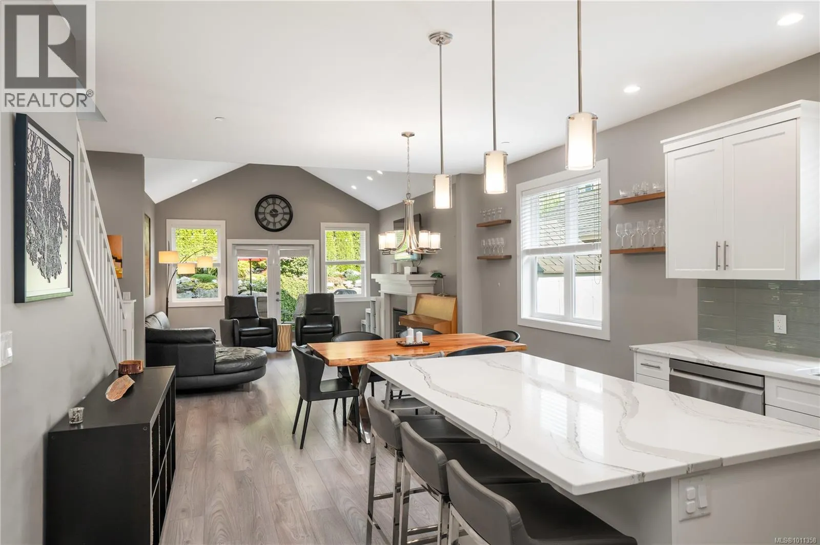 6552 Arranwood Dr