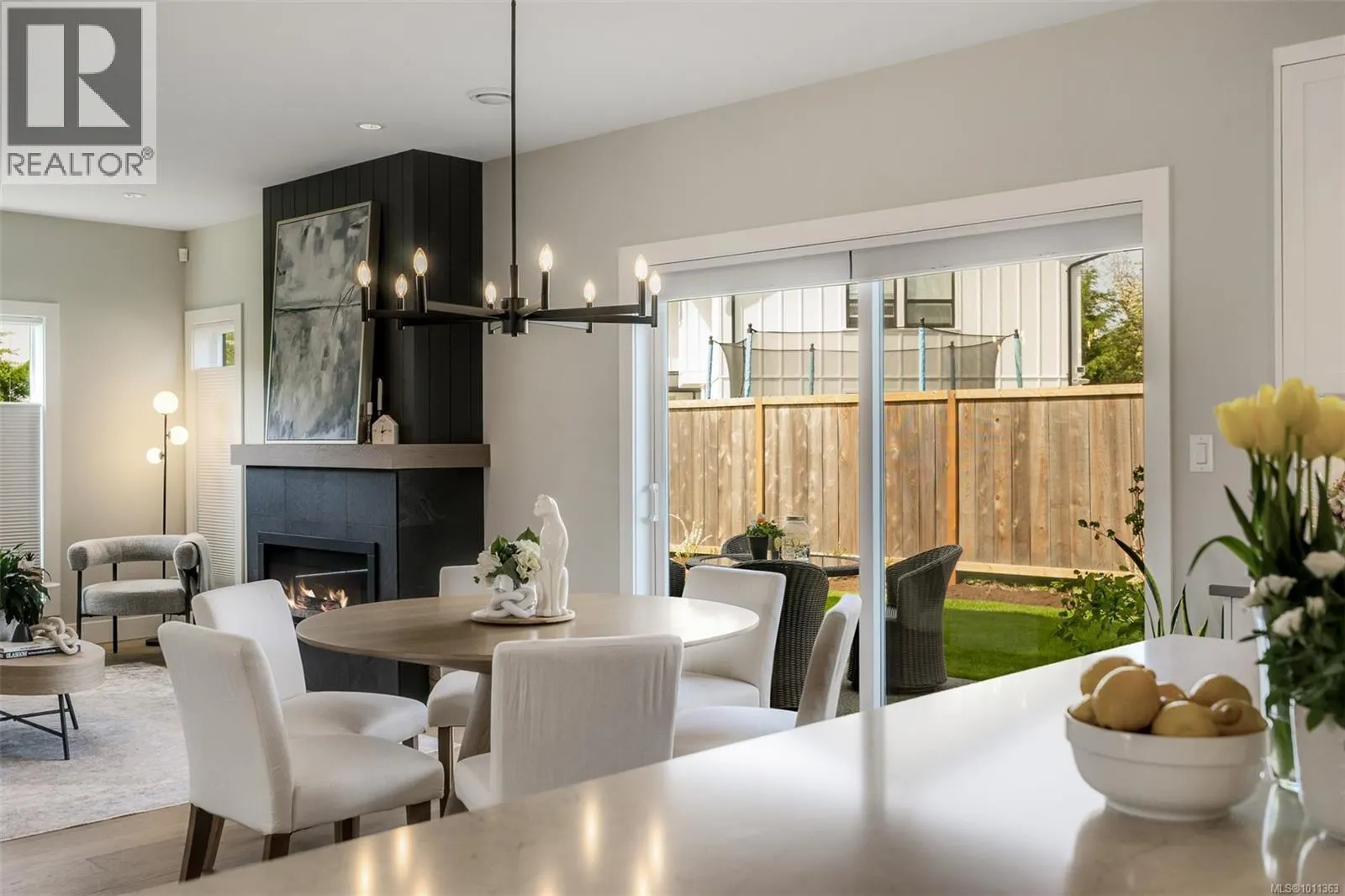 9350 East Saanich Rd