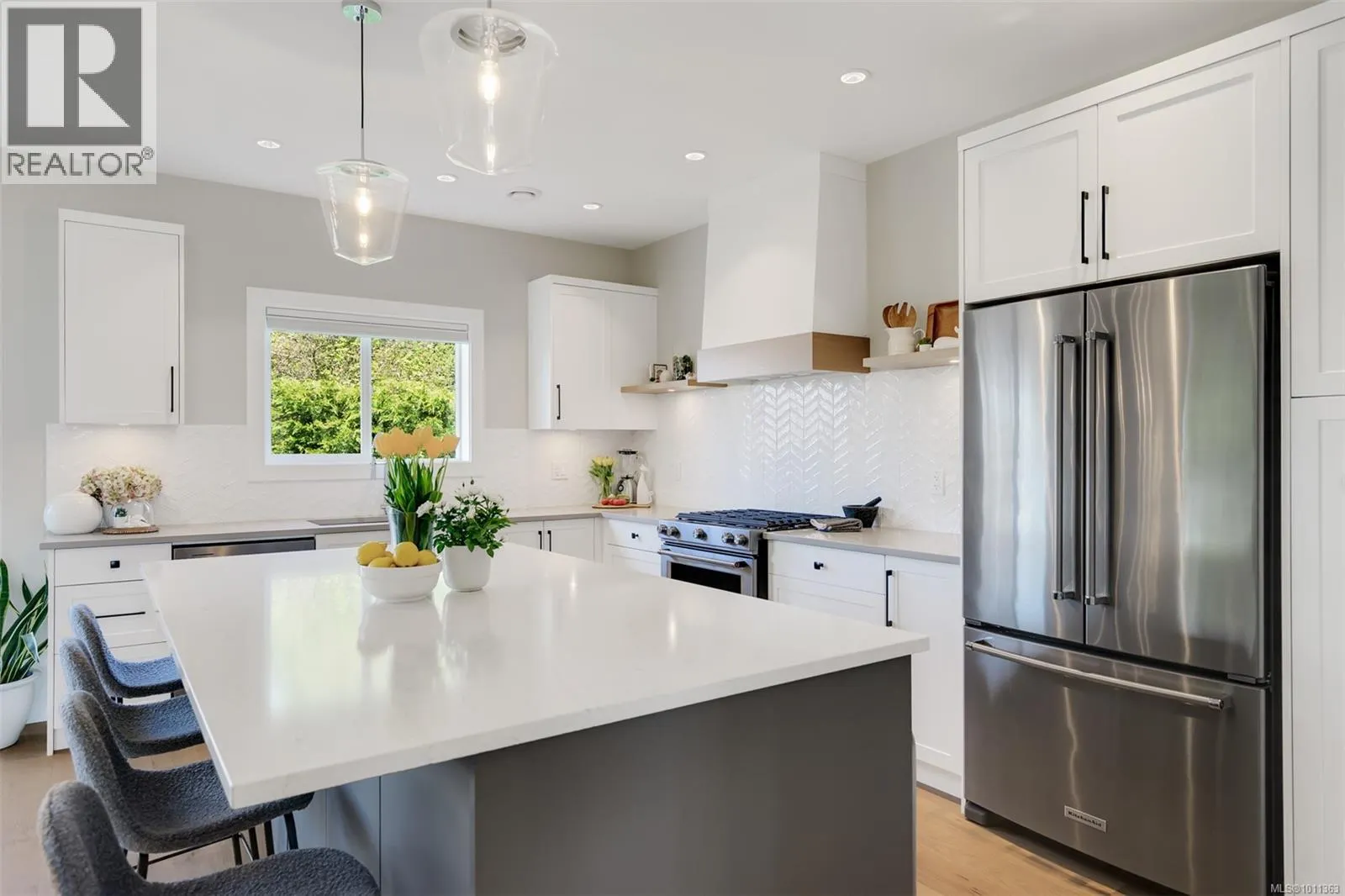 9350 East Saanich Rd