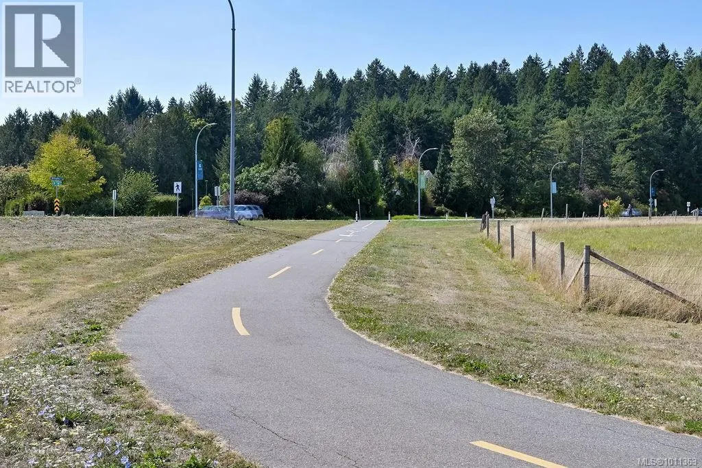 9350 East Saanich Rd