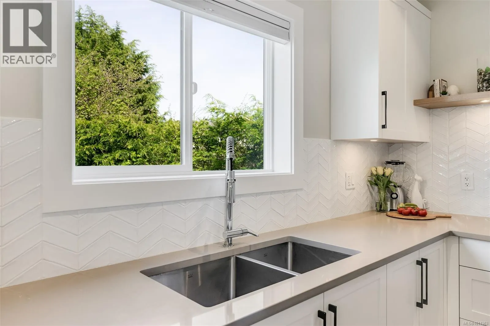 9350 East Saanich Rd