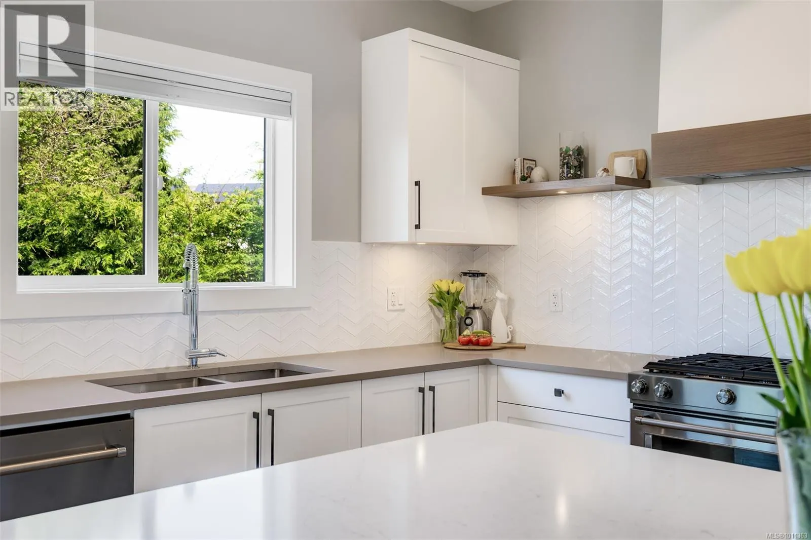9350 East Saanich Rd