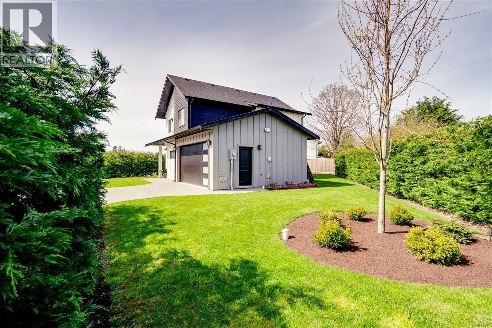 9350 East Saanich Rd
