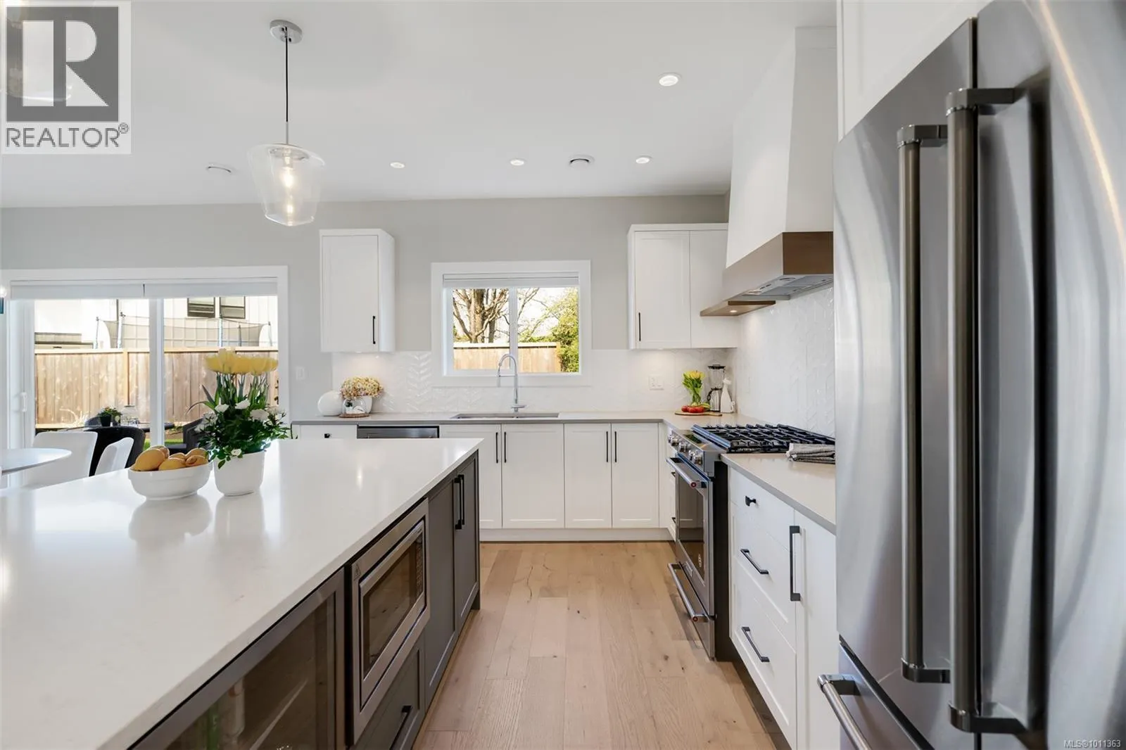 9350 East Saanich Rd