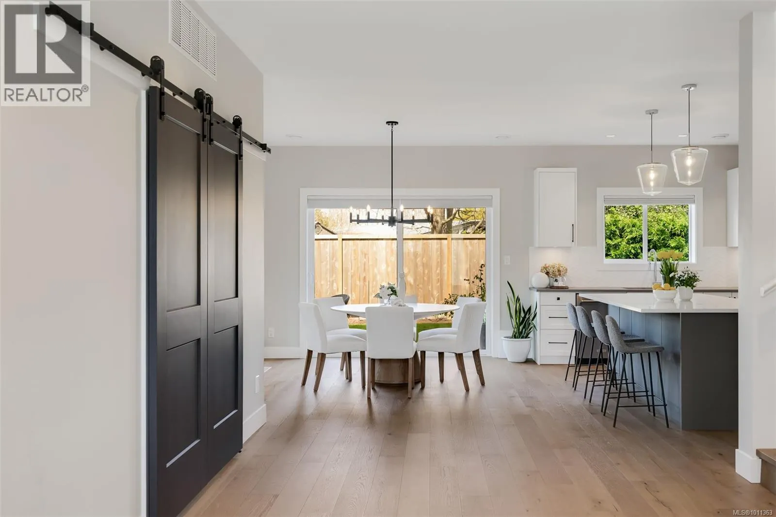 9350 East Saanich Rd