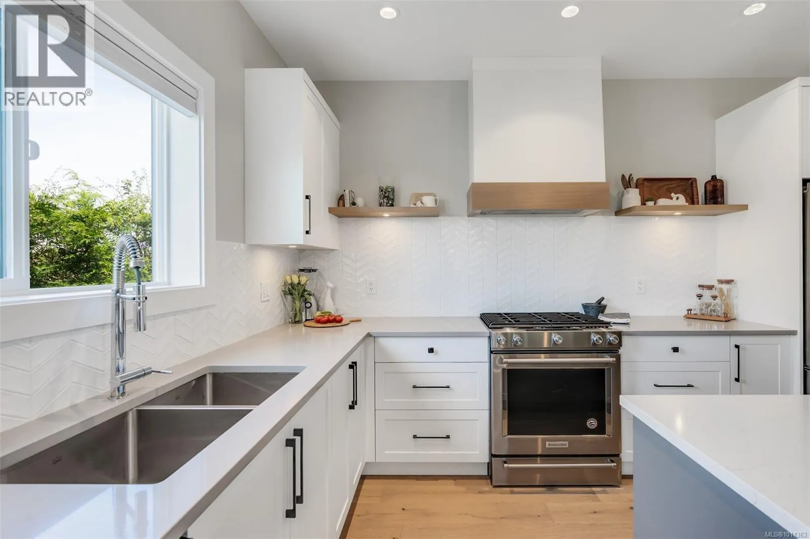 9350 East Saanich Rd