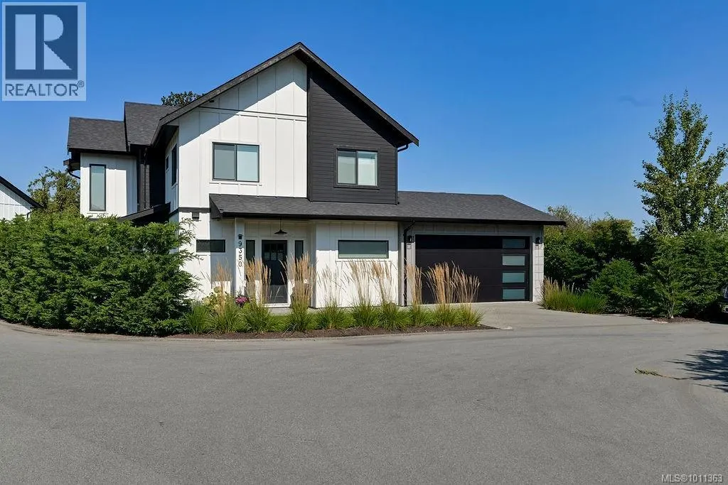 9350 East Saanich Rd