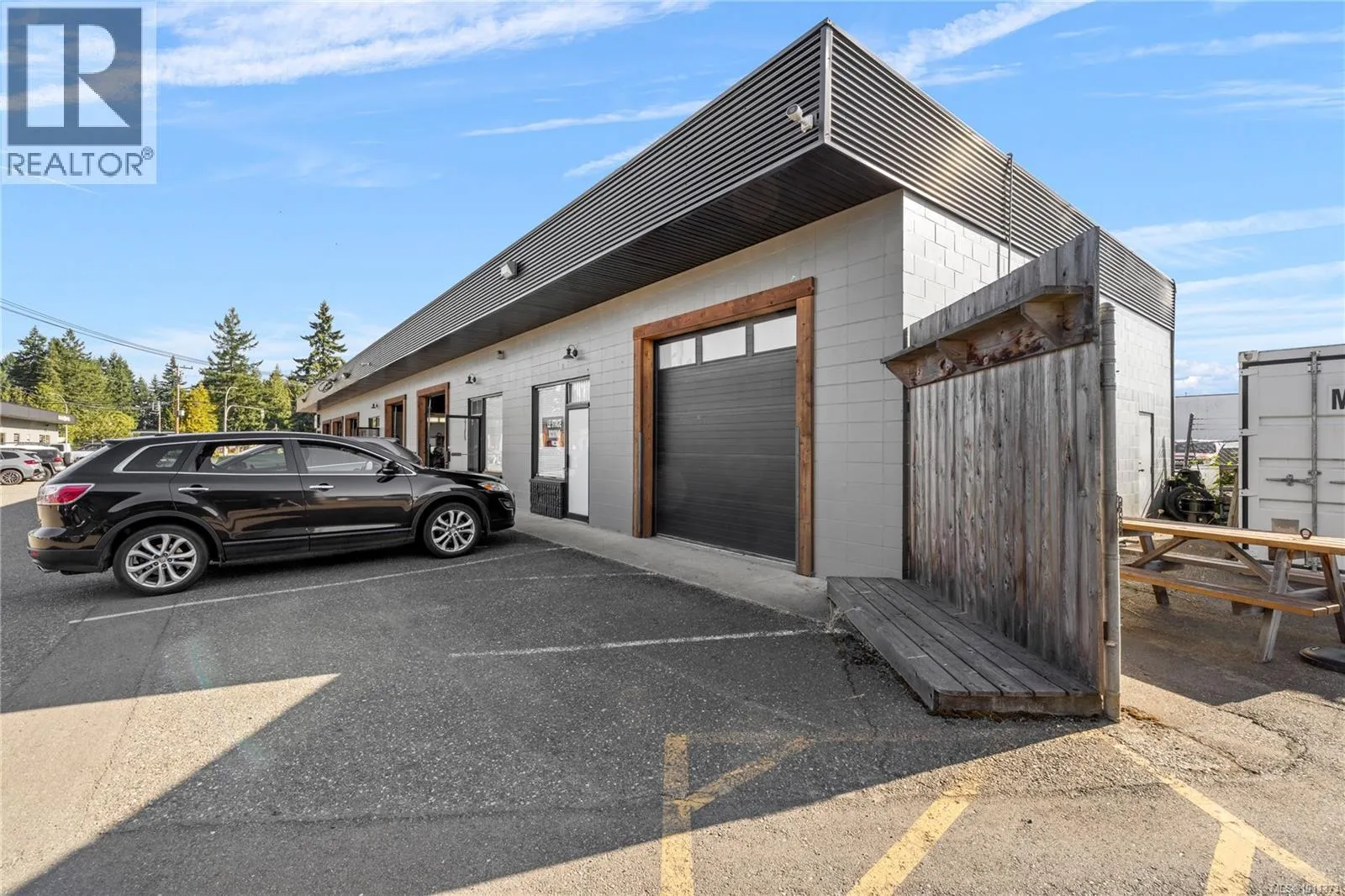 464 Island Hwy E