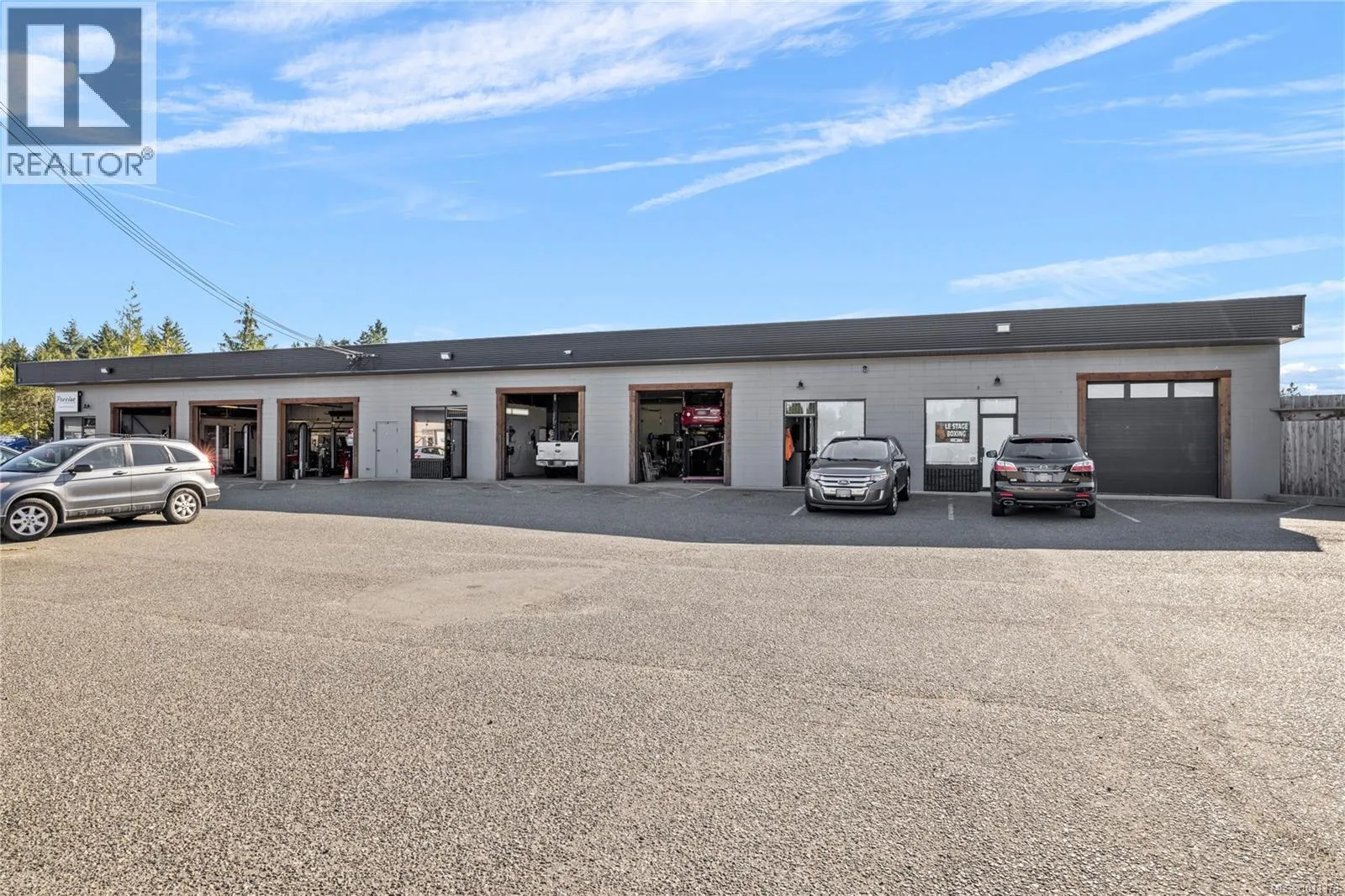 464 Island Hwy E