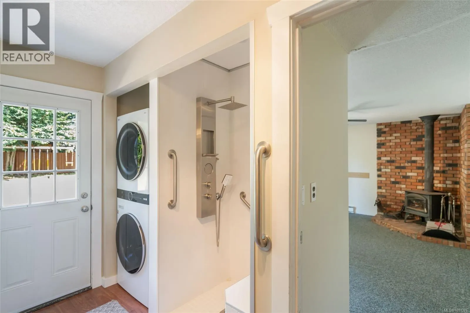 338 McKinnon St