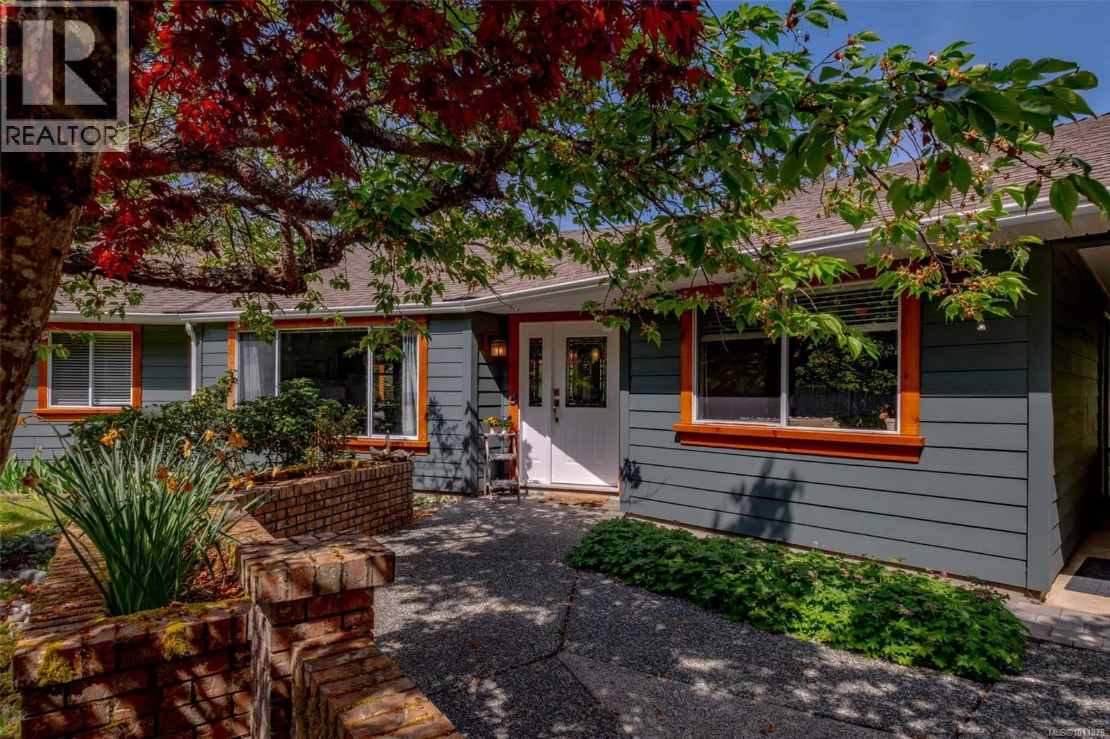 6861 Wayne Pl