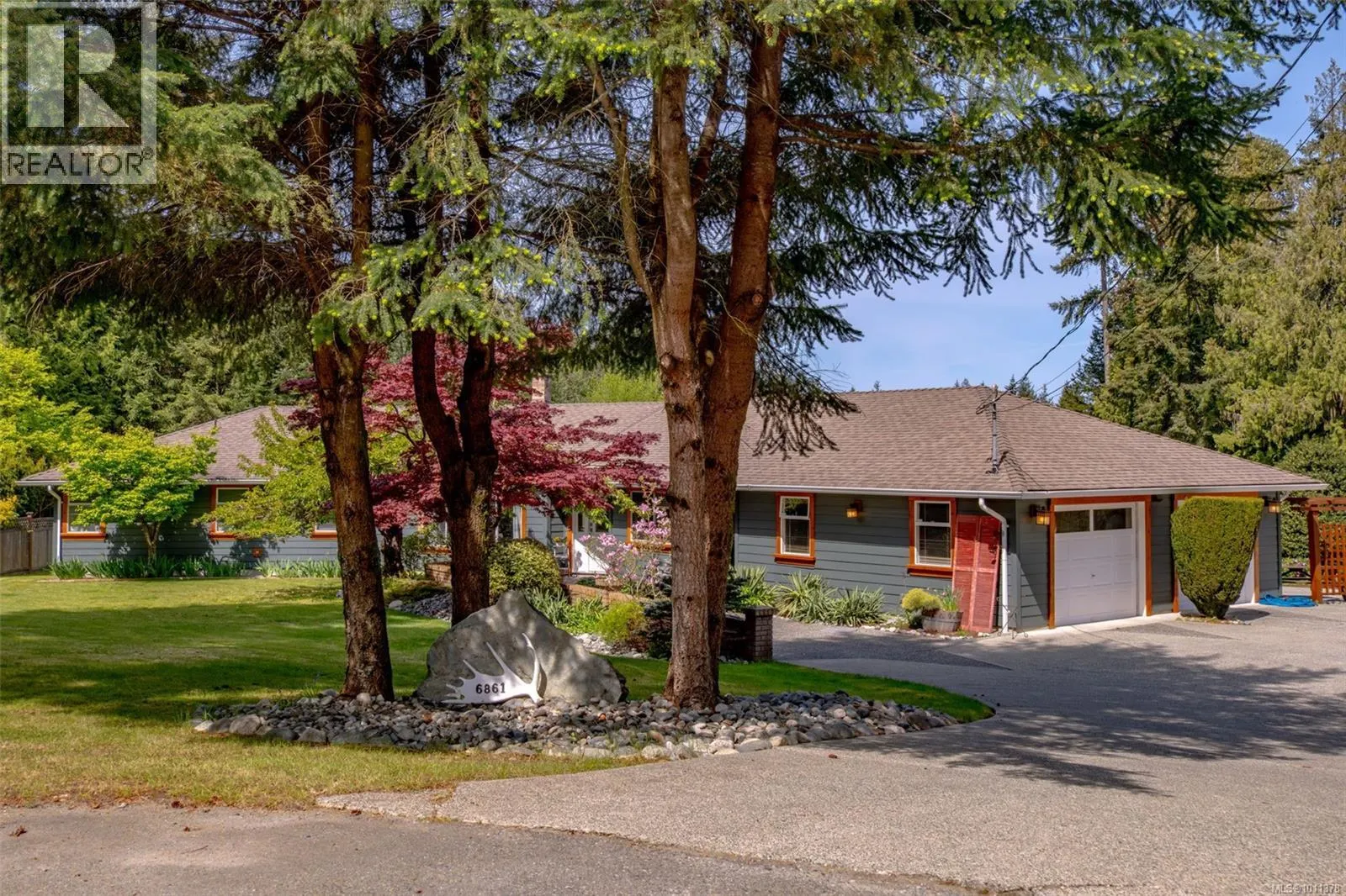 6861 Wayne Pl
