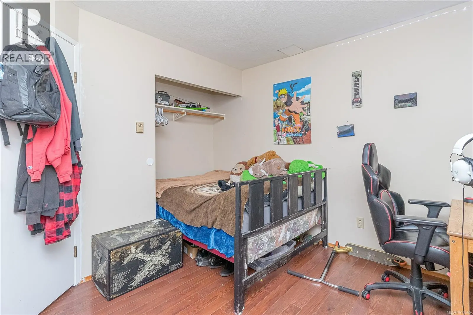 9975 Victoria Rd