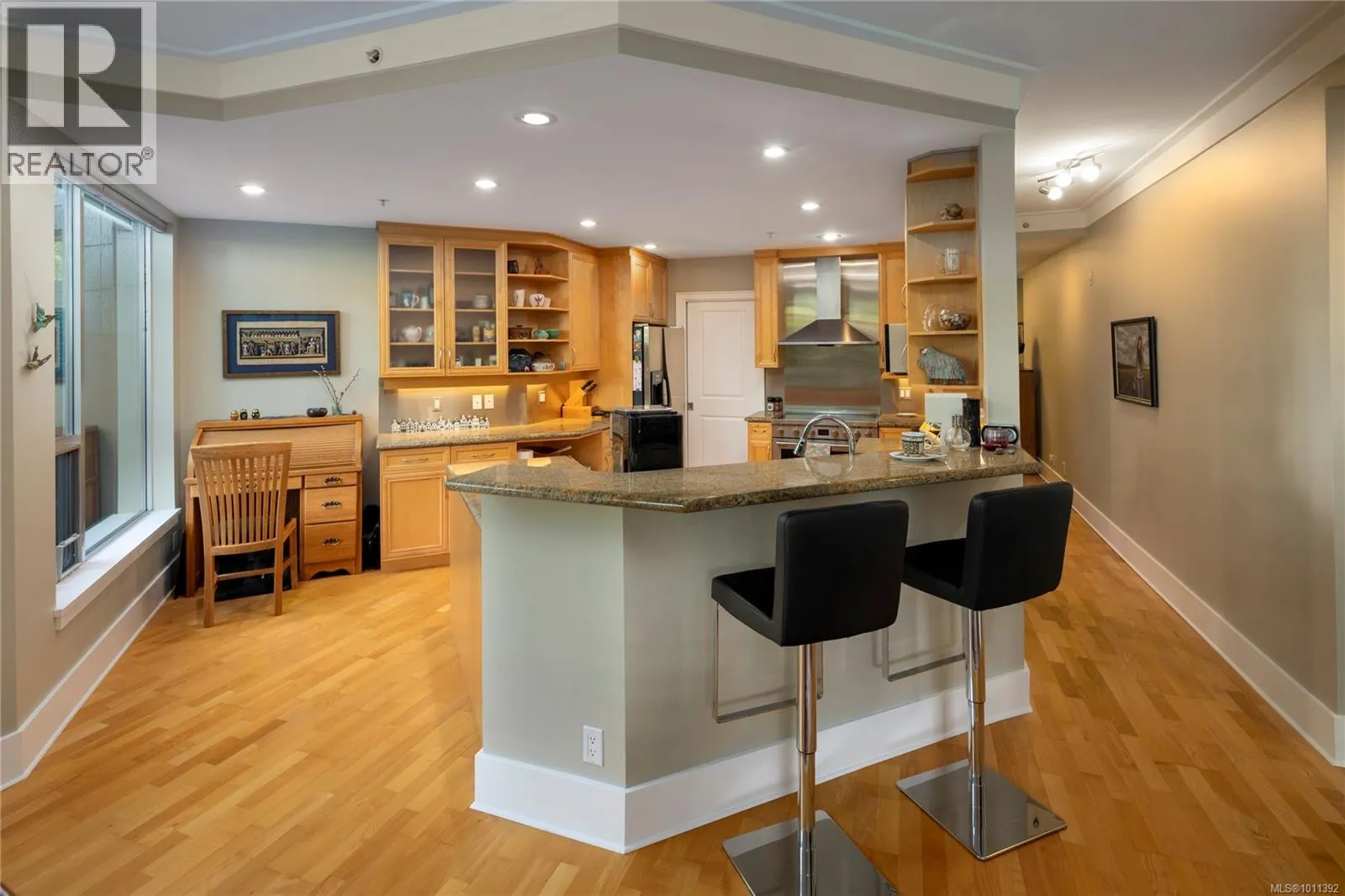 101 1284 Beach Dr