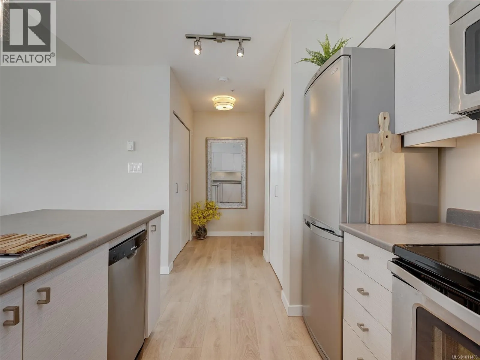 310 787 Tyee Rd