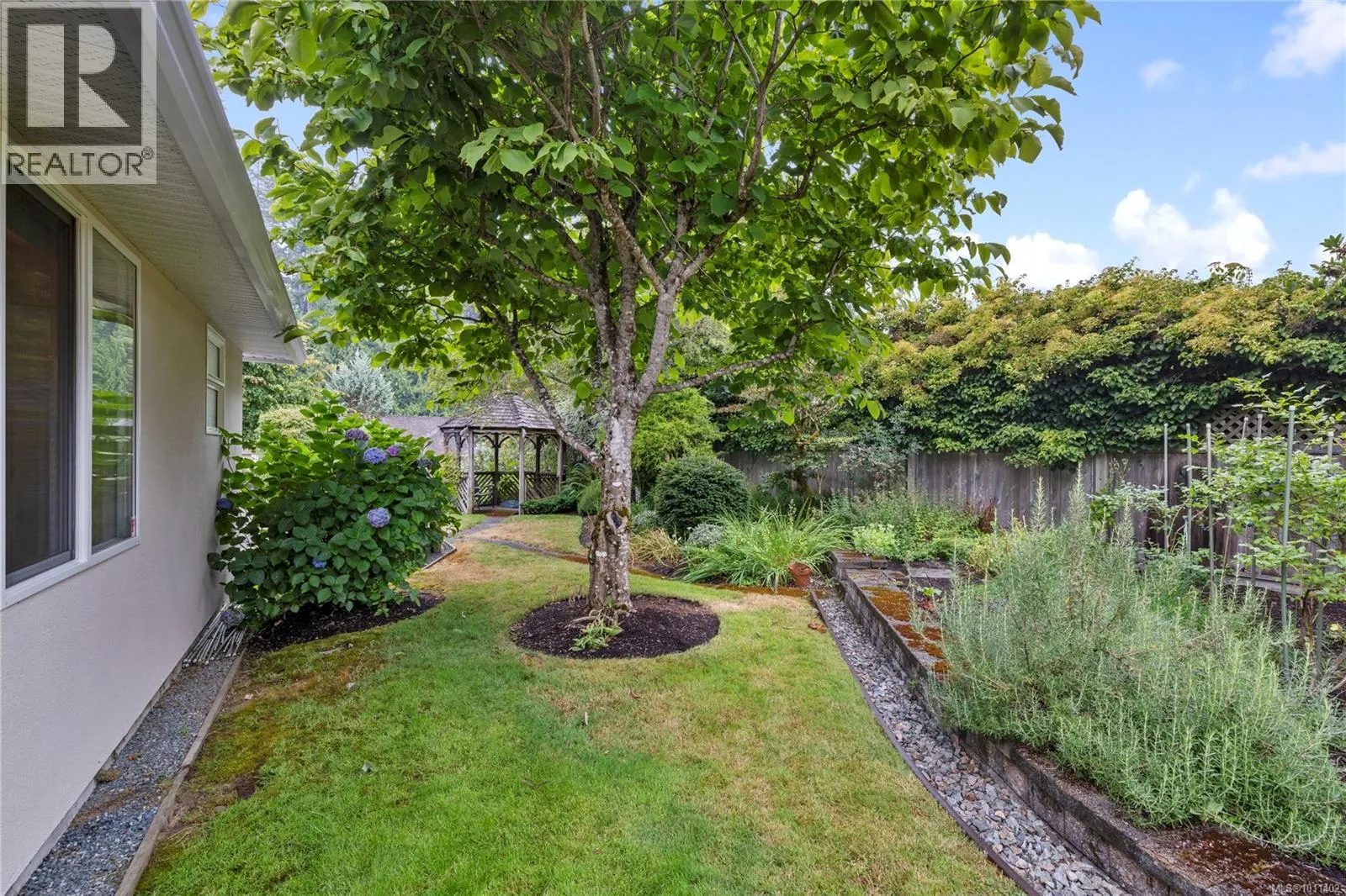 375 Palm Dr
