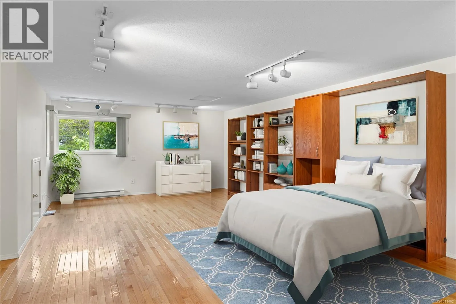 375 Palm Dr