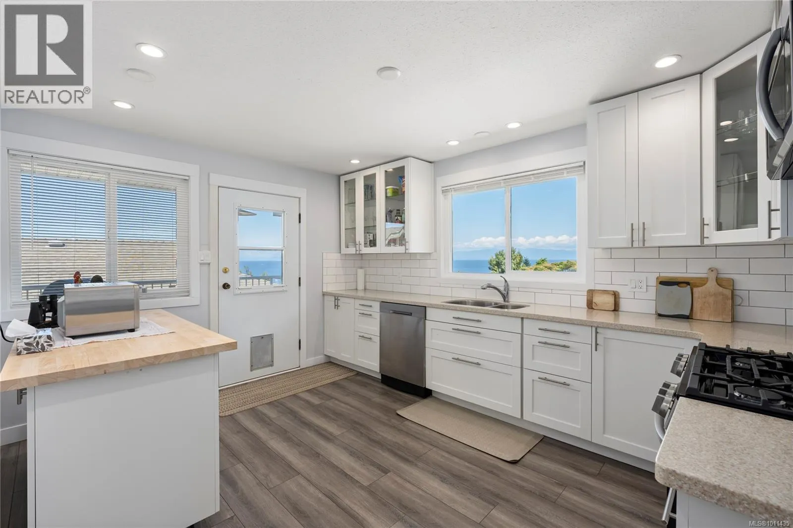 6255 Sechelt Dr