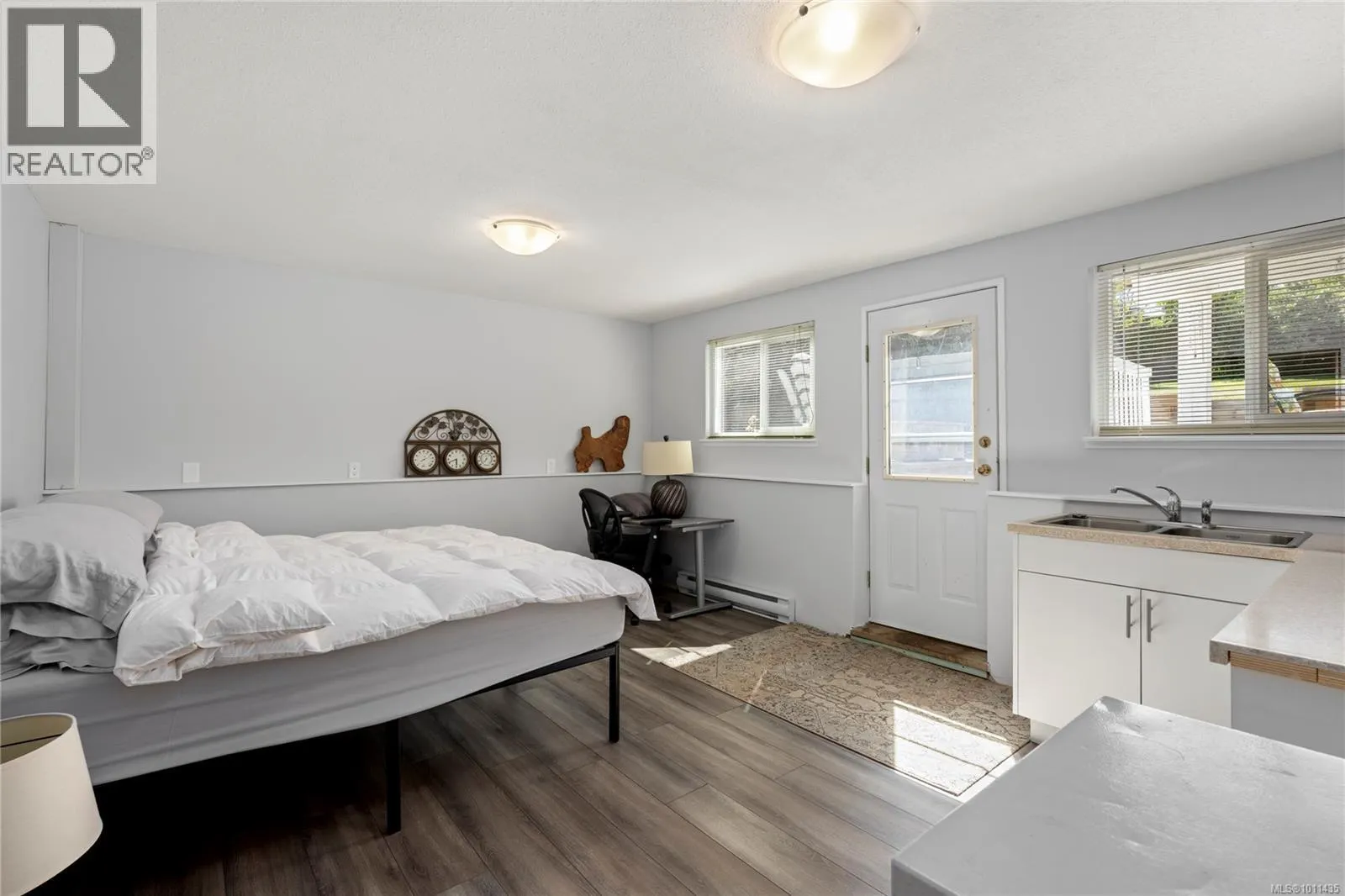 6255 Sechelt Dr